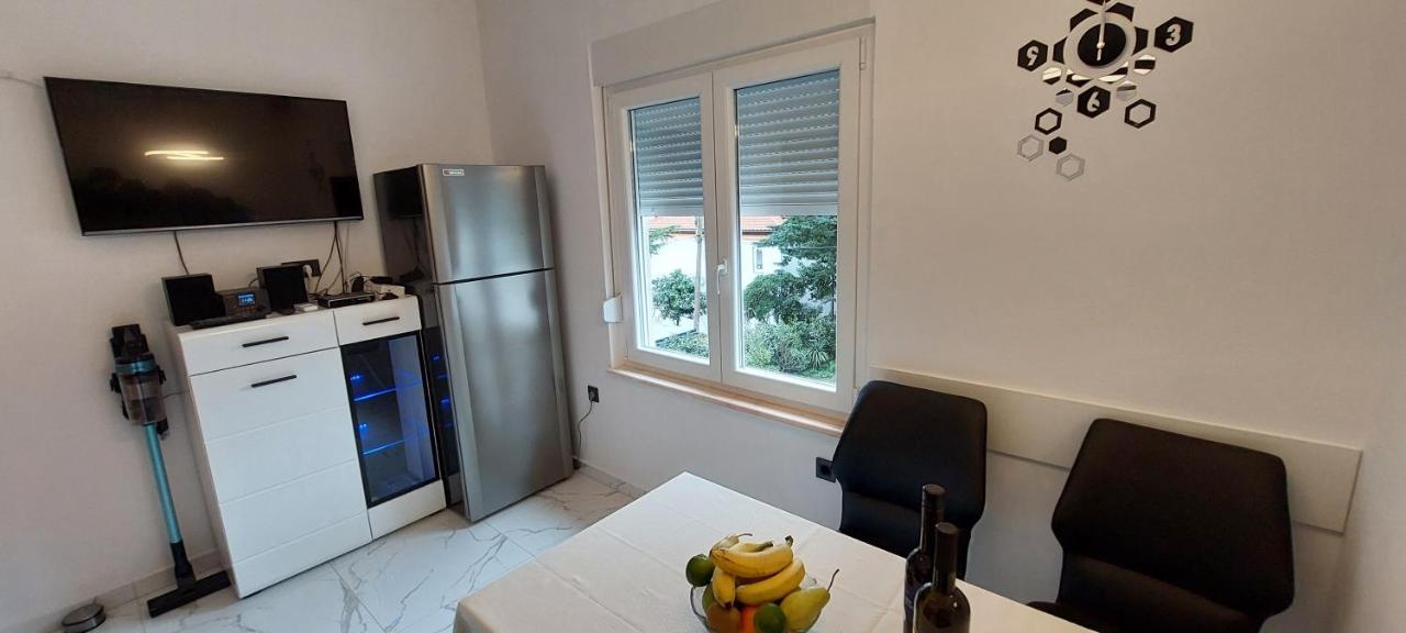Apartman Perunika เซลเซ ภายนอก รูปภาพ